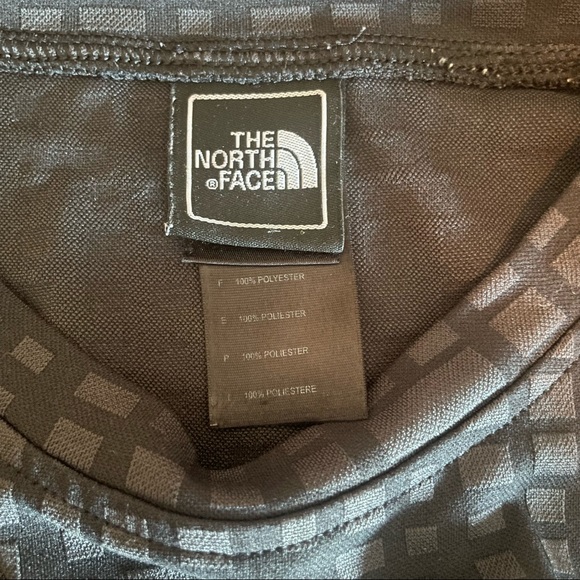 The North Face Grid Long Sleeve Tee - Picture 6 of 7